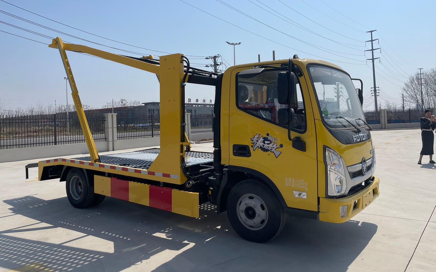 Wrecker truck (one tow three) — مركبة خاصة جديد